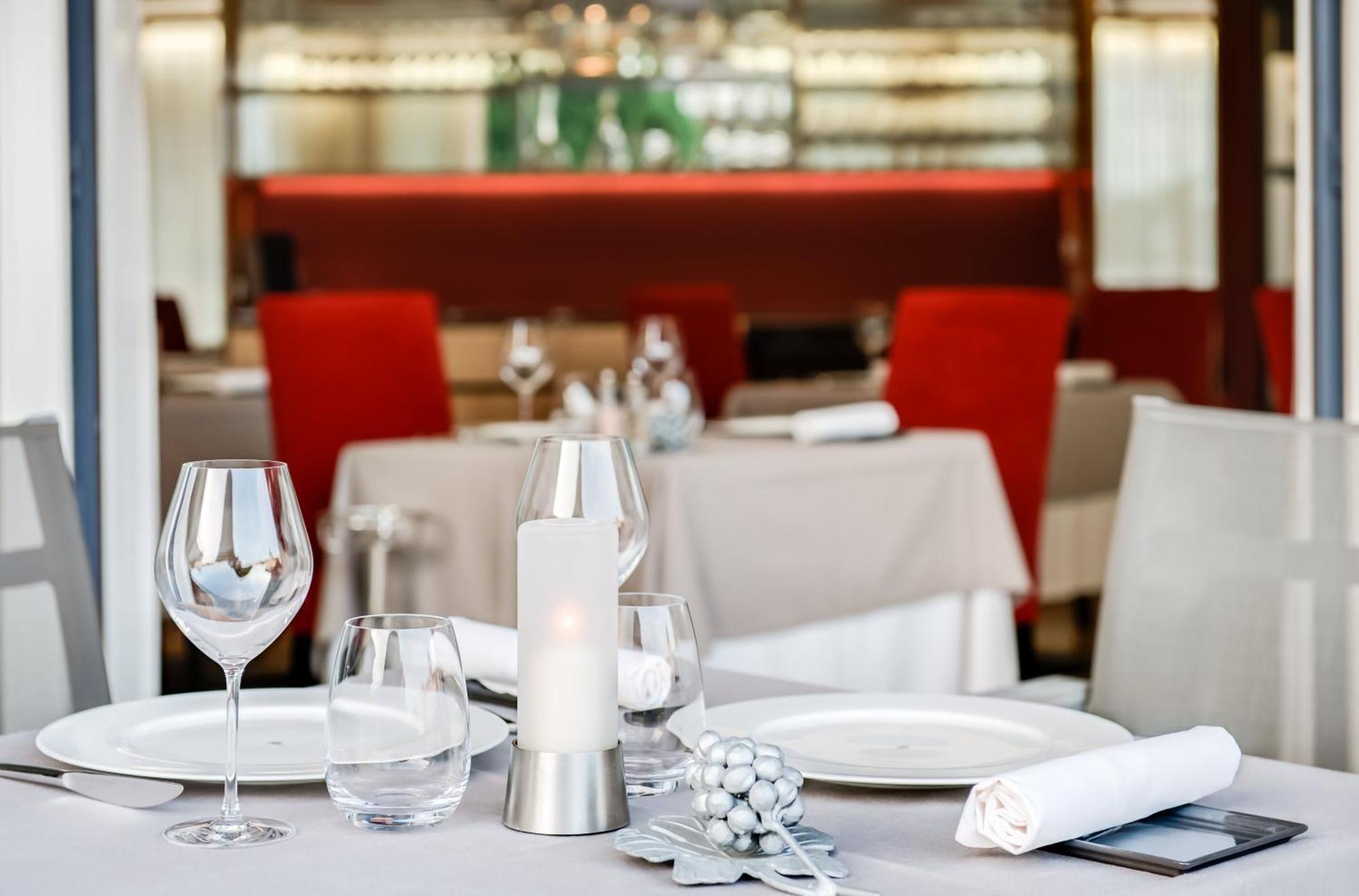 Hotel-Restaurant Le Chateau De Besseuil, Macon Nord - Teritoria Clessé Zewnętrze zdjęcie